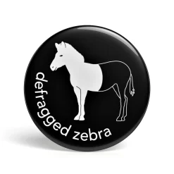 getDigital Accessoires^Geek Button Defragged Zebra